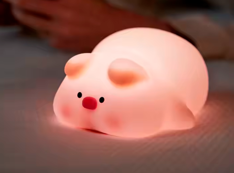 Imagen de VELADOR MD DISEÑO CERDITO CON USB 14X11 CM GA824-12AA2545