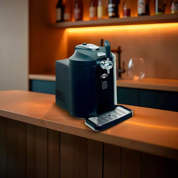 Imagen miniatura de CHOPPERA TOKYO BEERBLAST 5L C/COMPRESOR PANEL LED