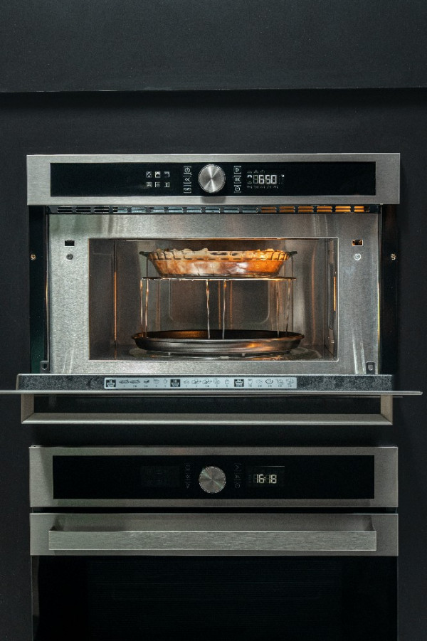 Imagen de MICROONDAS EMPOTRABLE ARISTON MD554IXA 31 LTS C/ GRILL DYNAMIC CRISP