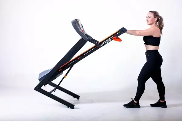 Imagen miniatura de CAMINADORA EVOLUTION EVO1500 130KG 220V/50HZ