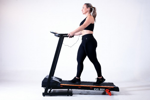 Imagen de CAMINADORA EVOLUTION FITNESS EVO800 120KG
