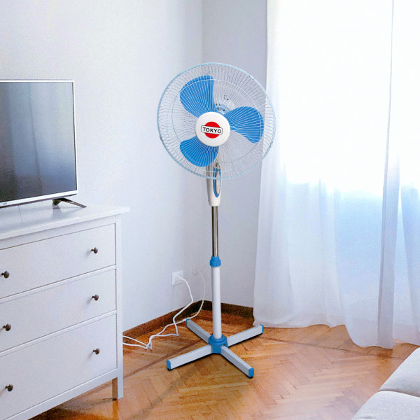 Imagen de VENTILADOR DE PIE TOKYO TOKP16BB 16 3ASPAS AZUL 220V 50HZ