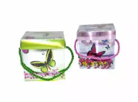 Imagen miniatura de CAJA DE REGALO C P/SORPRESITA CUADRADO MARIPOSAS, DIFERENTES DISENOS Y COLORES